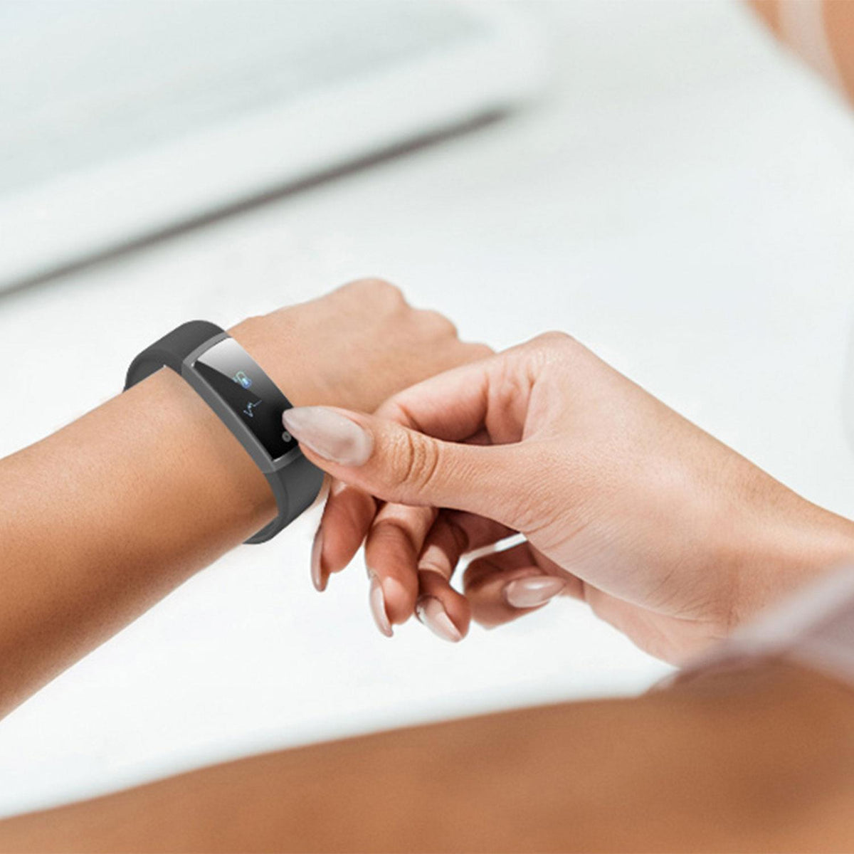 Aquarius AQ126 Waterproof Bluetooth Fitness Tracker With HRM and BPM