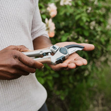 Load image into Gallery viewer, Kent &amp; Stowe Surecut All Purpose Lite Bypass Secateurs with Carbon Steel Blades