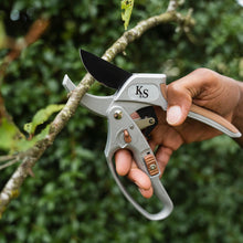 Load image into Gallery viewer, Kent &amp; Stowe Surecut Hardwood Lite Anvil Secateur with Carbon Steel Blades