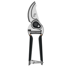 Load image into Gallery viewer, Kent &amp; Stowe Traditional Bypass Secateurs with High Quality Carbon Steel Blades