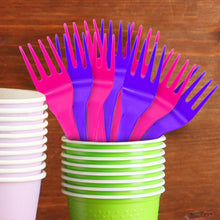 Load image into Gallery viewer, PMS 18Pc Knife, Fork &amp; Spoon Plastic Cutlery for Parties, Picnic or Beach, Pink