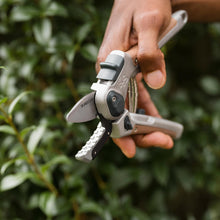 Load image into Gallery viewer, Kent &amp; Stowe SureCut Hardwood Lite Anvil Secateurs, 27mm Cutting Diameter