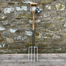 Load image into Gallery viewer, Kent &amp; Stowe Stainless Steel Digging Fork Rust Resistant FSC For Gardening