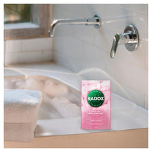 Load image into Gallery viewer, 4x 900g Radox Mineral Therapy Crystal Calm Himalayan Bath Salt with Pink Crystal