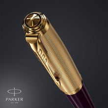 Load image into Gallery viewer, Parker 51 Fountain Pen Delux Plum Medium 18k Gold Nib Black Ink Gift Box