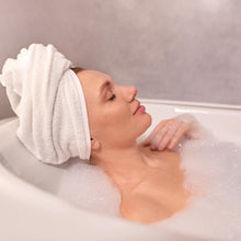 Load image into Gallery viewer, Radox 100% Nature Inspired Fragrances Bath Soak, Feel Relaxed, 500ml