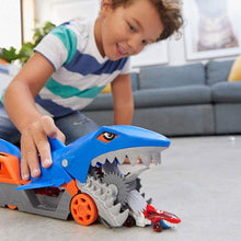 Load image into Gallery viewer, Hot Wheels Shark Chomp Transporter
