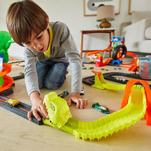 Load image into Gallery viewer, Hot Wheels Toxic Viper Bridge Attack Playset