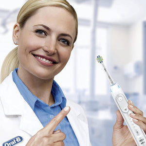 4xOral-B FlossAction, CrossAction, 3D White or Sensi Clean Toothbrush RefillHead