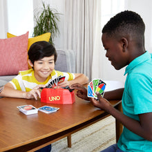 Load image into Gallery viewer, Mattel Games Uno Showdown Family Card Game Accommodates 2-10 players
