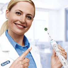 Load image into Gallery viewer, 4xOral-B FlossAction, CrossAction, 3D White or Sensi Clean Toothbrush RefillHead