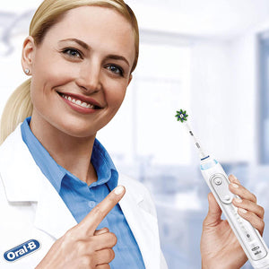 4xOral-B FlossAction, CrossAction, 3D White or Sensi Clean Toothbrush RefillHead