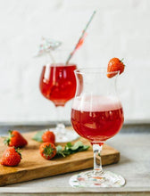 Load image into Gallery viewer, Set of 2 Vintage Classic Daiquiri Cocktail Glasses Gift Set