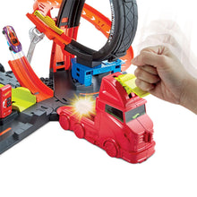 Load image into Gallery viewer, Hot Wheels Toxic Gorilla Slam Playset and Car