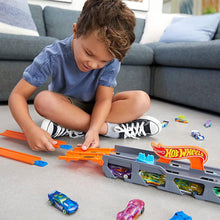 Load image into Gallery viewer, Hot Wheels Speedway Hauler and Three Vehicles