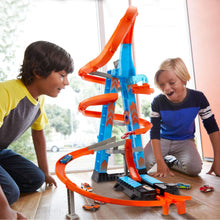 Load image into Gallery viewer, Hot Wheels Sky Crash Thrilling  Tower Race Track Set With Diecast Car