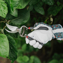 Load image into Gallery viewer, Kent &amp; Stowe Traditional Bypass Secateurs Pruners Carbon Steel Drop Forged