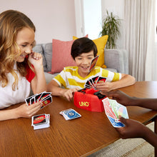 Load image into Gallery viewer, Mattel Games Uno Showdown Family Card Game Accommodates 2-10 players