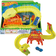 Load image into Gallery viewer, Hot Wheels Toxic Viper Bridge Attack Playset