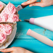 Load image into Gallery viewer, Hilly&#39;s Kitchen Piping Bag with 5 Nozzles Double Pastry Pocket Cakes Decoration