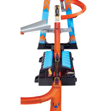 Load image into Gallery viewer, Hot Wheels Sky Crash Thrilling  Tower Race Track Set With Diecast Car